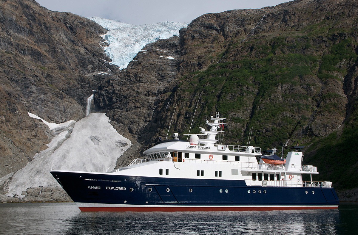 hanse-explorer-yacht-charter-details-fassmer-werft-charterworld